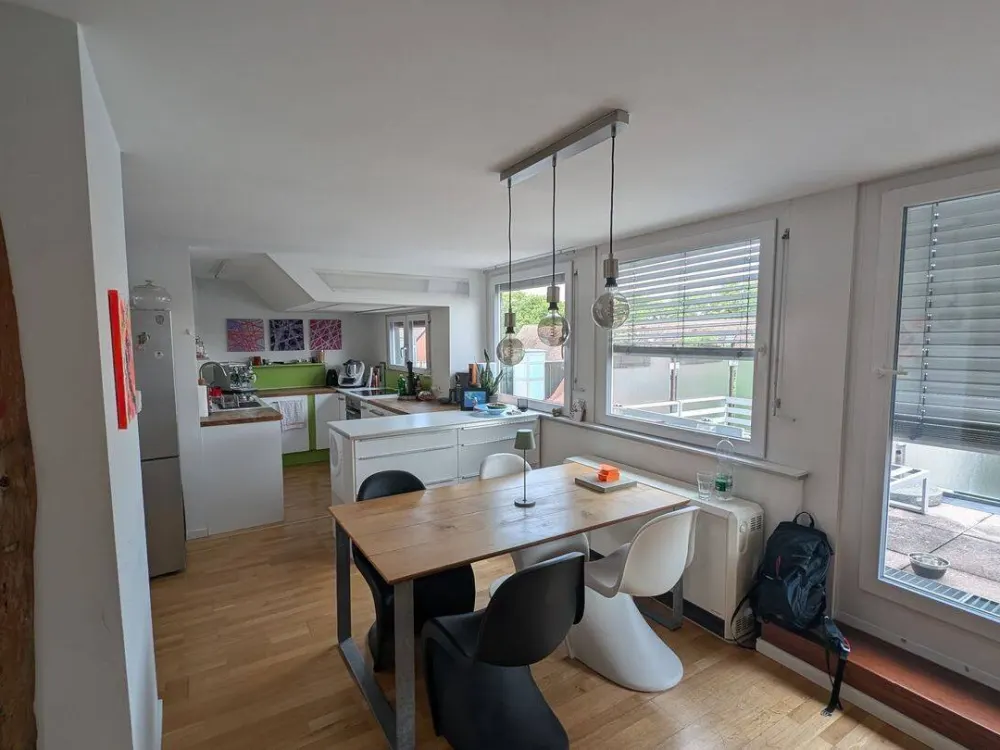 3-Zimmer-Apartment DG mit Balkon zur Mitnutzung