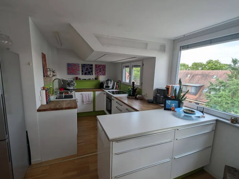 3-Zimmer-Apartment DG mit Balkon zur Mitnutzung