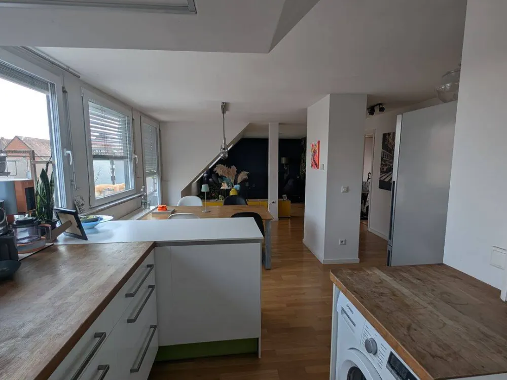 3-Zimmer-Apartment DG mit Balkon zur Mitnutzung