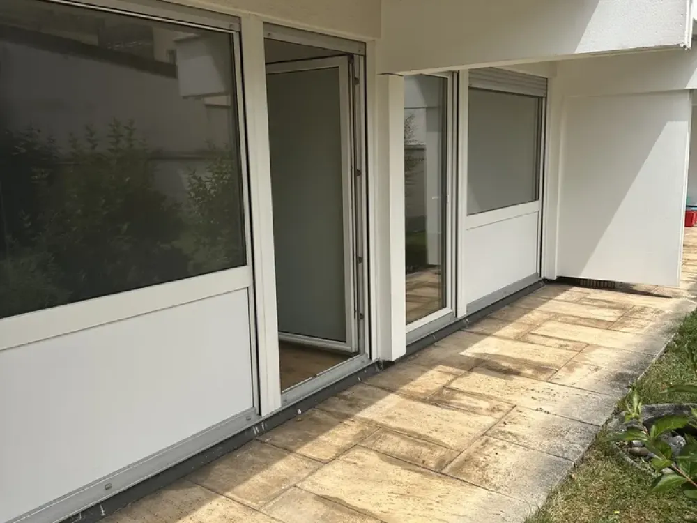 Helle 2,5-Zimmer Wohnung mit Terrasse und Gartenanteil