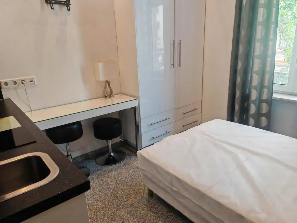 1zw STUDIO MÖBILIERT EBK BAD NK ALLES INCL INTERNET HEIZUNG STROM WASSER 1 WARMMIETE UNI NAH ALTE OPER PENNY DM 850 €