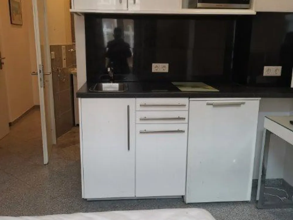1zw STUDIO MÖBILIERT EBK BAD NK ALLES INCL INTERNET HEIZUNG STROM WASSER 1 WARMMIETE UNI NAH ALTE OPER PENNY DM 850 €
