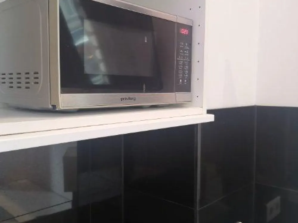 1zw STUDIO MÖBILIERT EBK BAD NK ALLES INCL INTERNET HEIZUNG STROM WASSER 1 WARMMIETE UNI NAH ALTE OPER PENNY DM 850 €