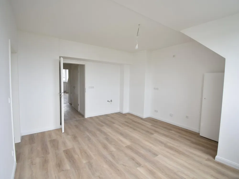 ERSTBEZUG nach Sanierung! Moderne 2-Zi-Whg mit Wohnküche in Flingern