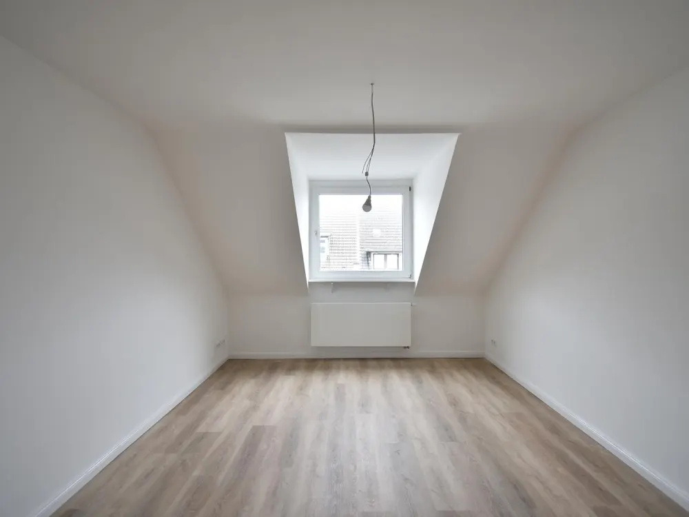 ERSTBEZUG nach Sanierung! Moderne 2-Zi-Whg mit Wohnküche in Flingern