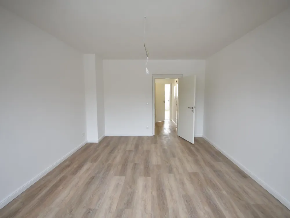 ERSTBEZUG nach Sanierung! Moderne 2-Zi-Whg mit Wohnküche in Flingern