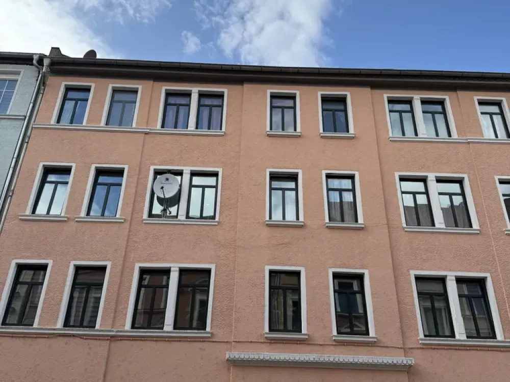 Ruhige 2-Zi im Hinterhaus, 66 m² mit neuer Terrasse