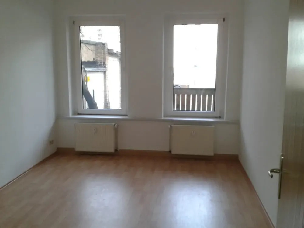 Ruhige 2-Zi im Hinterhaus, 66 m² mit neuer Terrasse