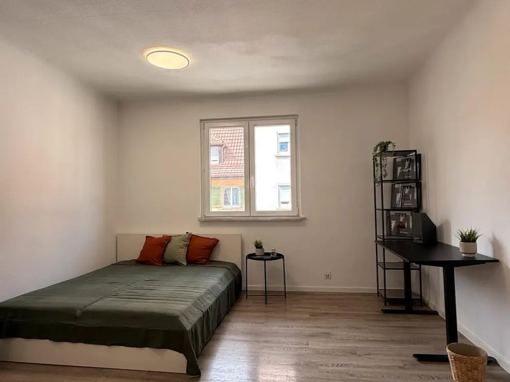 WG Zimmer möbiliert zentral in Stuttgart