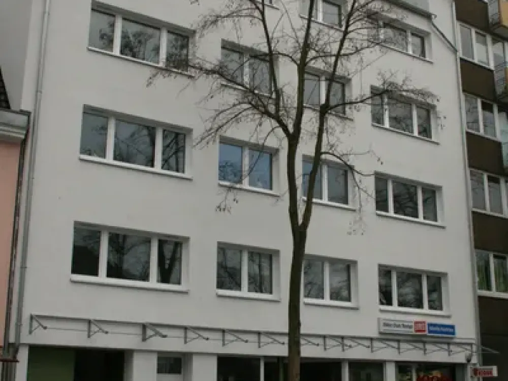 Modernes Apartment mit Einbauküchein Köln: Kompakt und gut angebunden