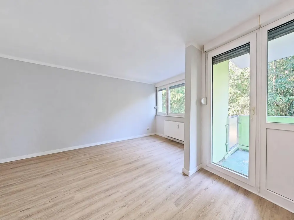 Moderne und hell gestaltete 3-Zimmer-Wohnung mit BALKON und EBK