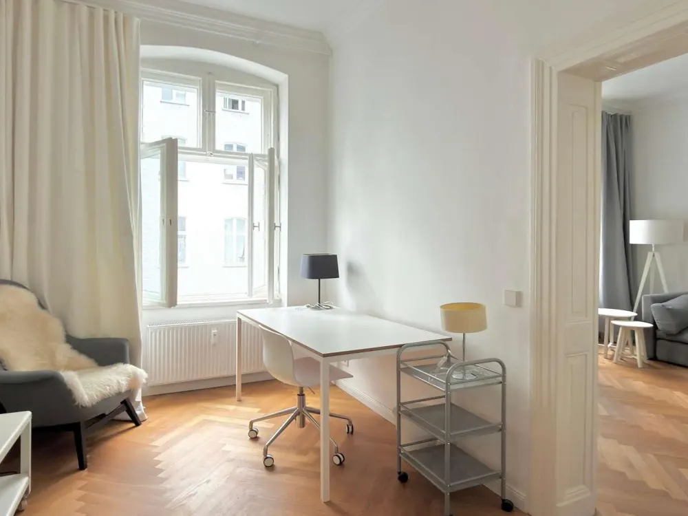 Modernisierte Wohnung in Bestlage zwischen Tacheles und Torstraße