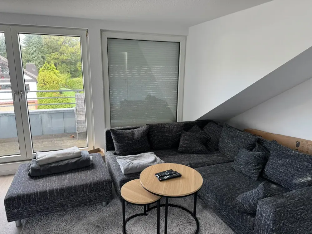 Freundliche 2-Zimmer-Dachgeschosswohnung, Balkon, Garage in Bornheim