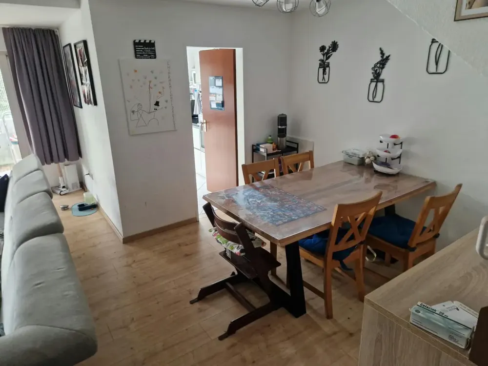 helle 4,5 Z.-Woh. auf zwei Ebenen mit gr. Balkon max 4 Pers.