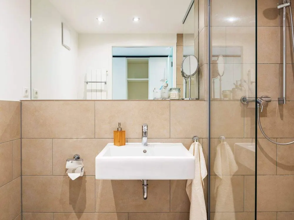 Modernes & möbliertes Apartment in Frankfurt Riedberg | Maxi Studio