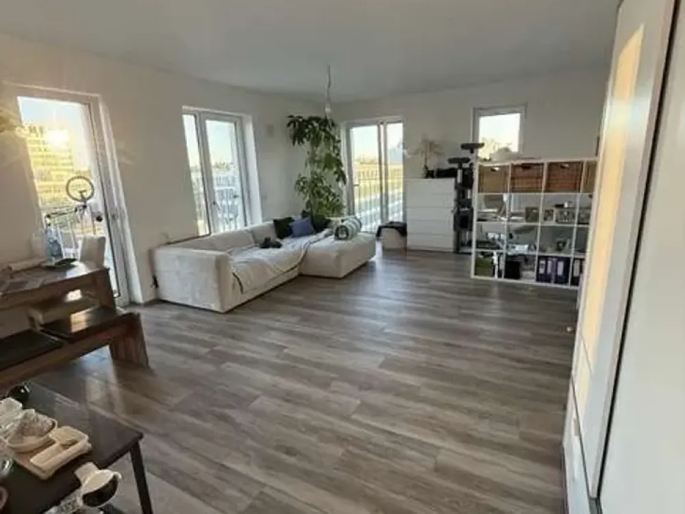 Helle 2-Zimmer-Neubau-Wohnung mit EBK und Loggia im schönen Sachsenhausen