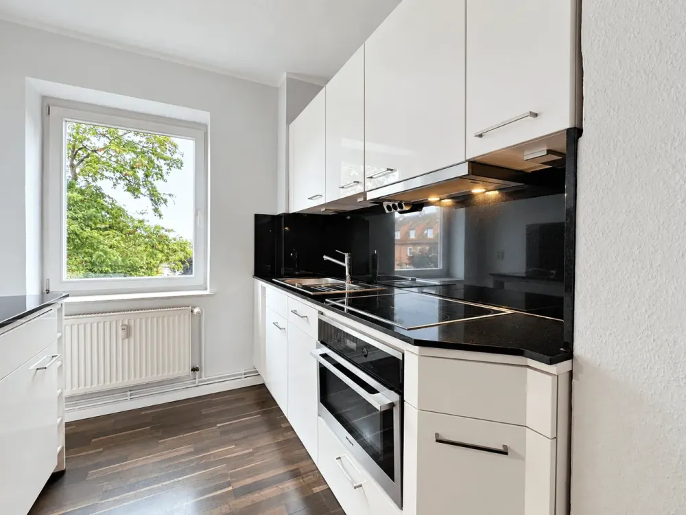 Frisch renovierte 2-Zimmer-Wohnung mit exklusiver Einbauküche