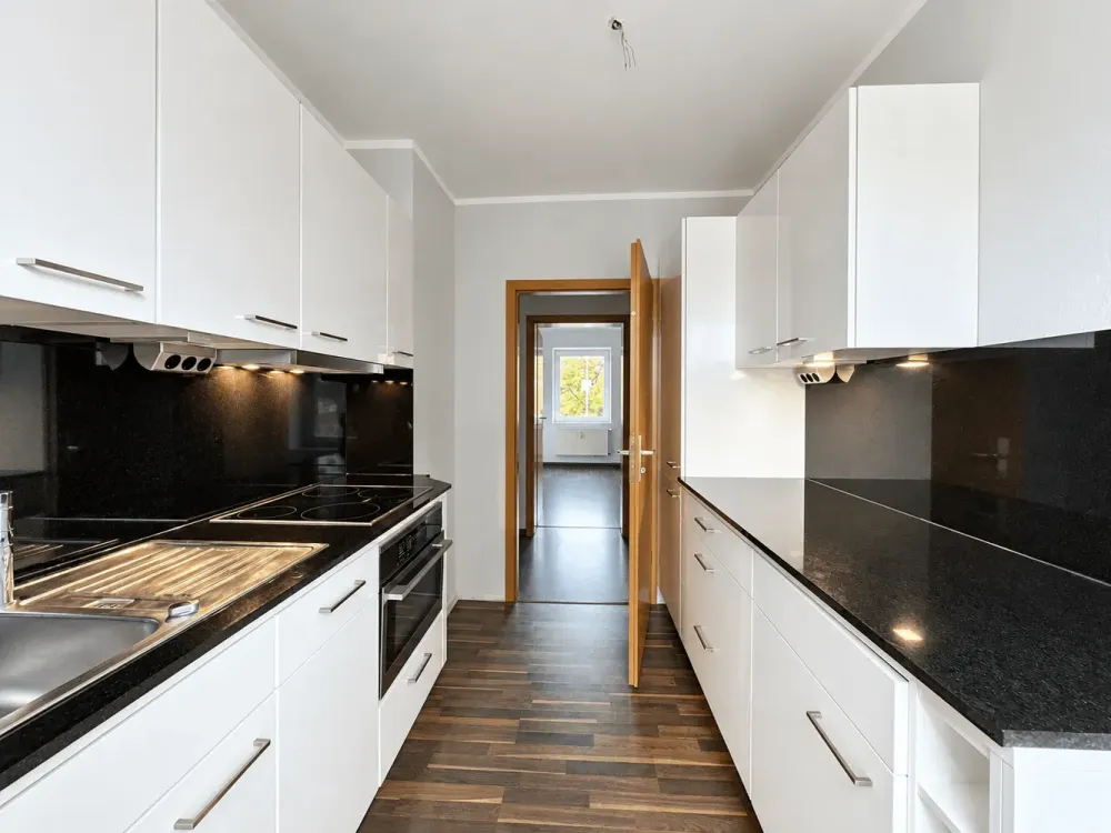 Frisch renovierte 2-Zimmer-Wohnung mit exklusiver Einbauküche