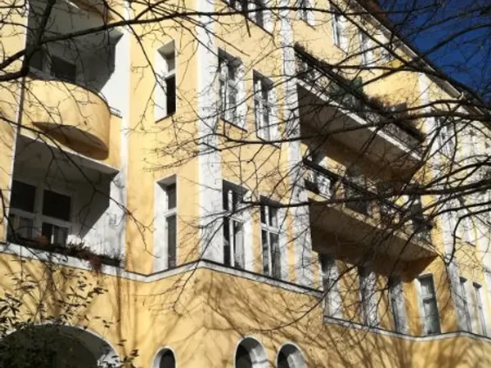 Ein Stück Altbaugeschichte, frisch hergerichtet und bereit für ein neues Zuhause!