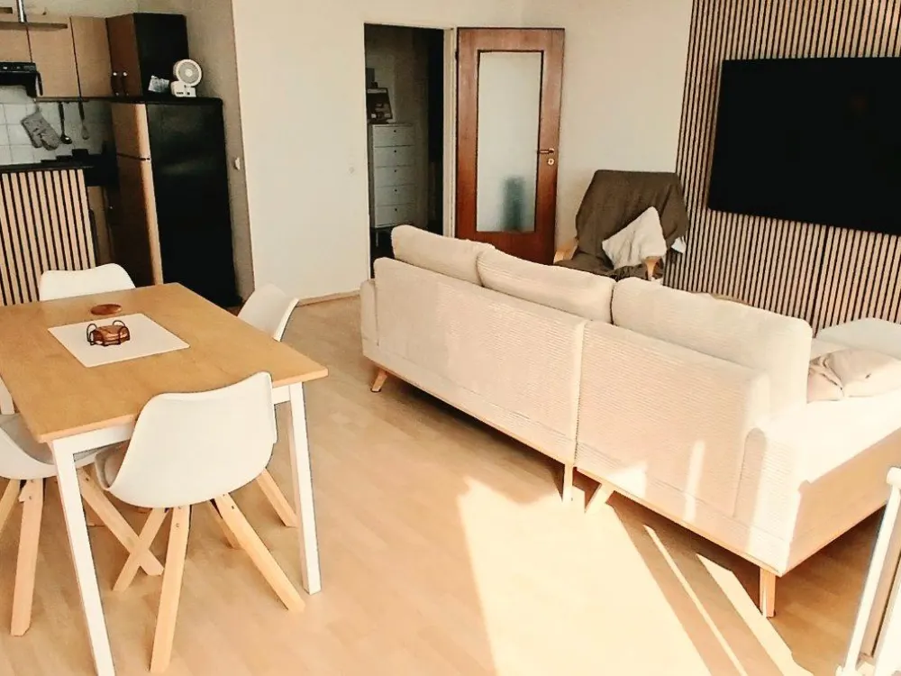 2-Zi.-Wohnung 49m² mit Privatem Garagenstellplatz möbliert