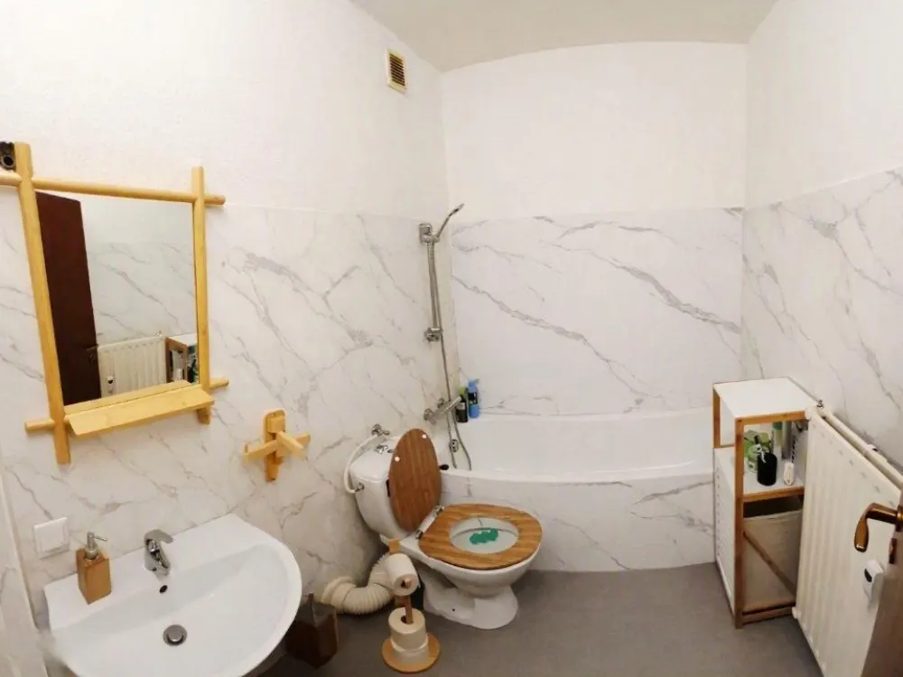 2-Zi.-Wohnung 49m² mit Privatem Garagenstellplatz möbliert