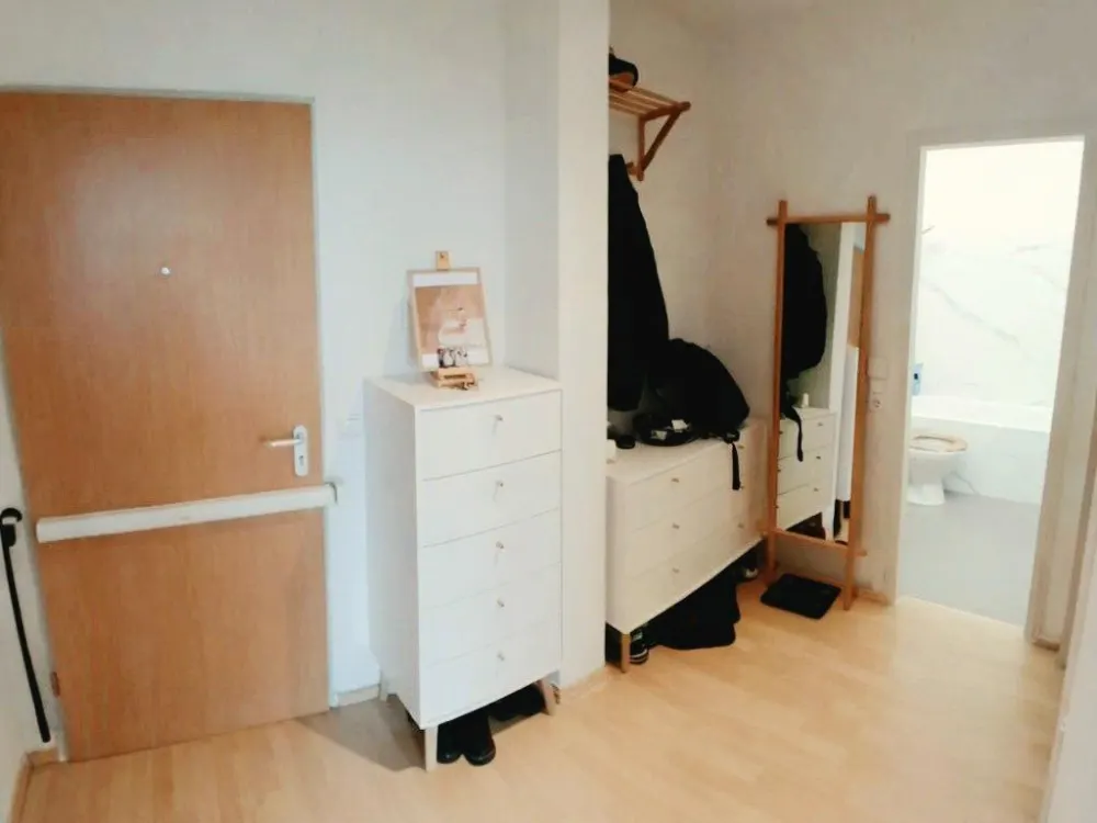 2-Zi.-Wohnung 49m² mit Privatem Garagenstellplatz möbliert