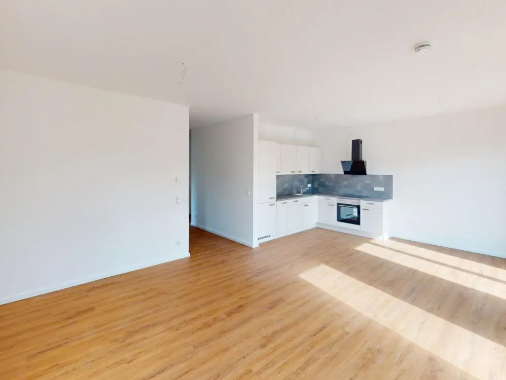 Hochwertige 4-Zimmer Wohnung im 1. OG mit BALKON und EBK im Weißenseer Neubauquartier