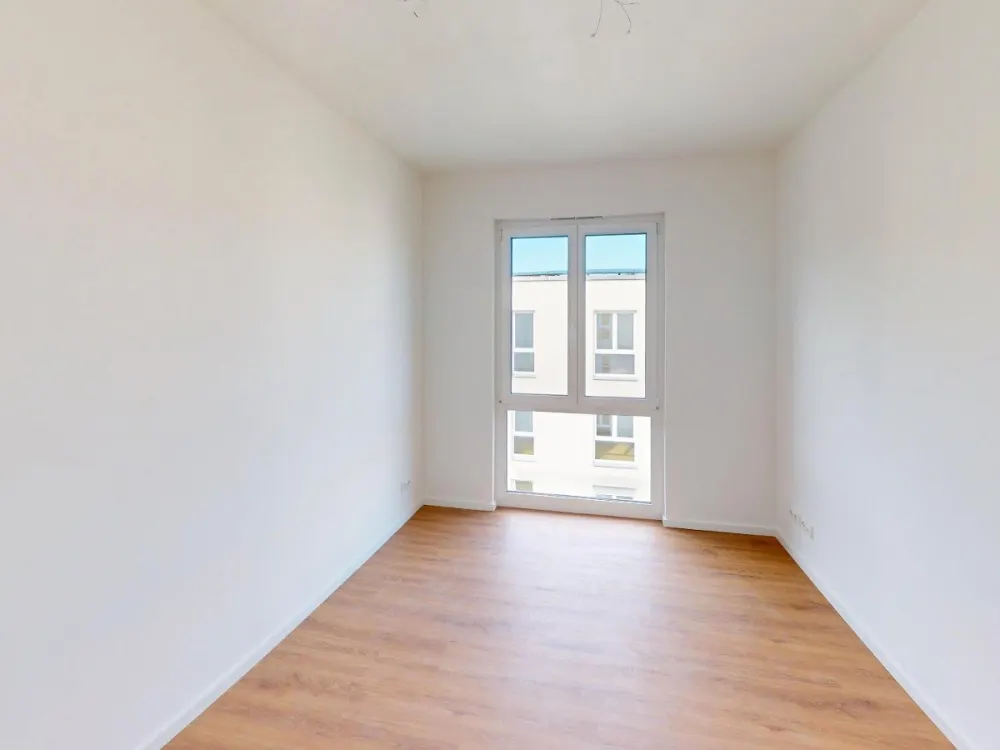 Hochwertige 4-Zimmer Wohnung im 1. OG mit BALKON und EBK im Weißenseer Neubauquartier