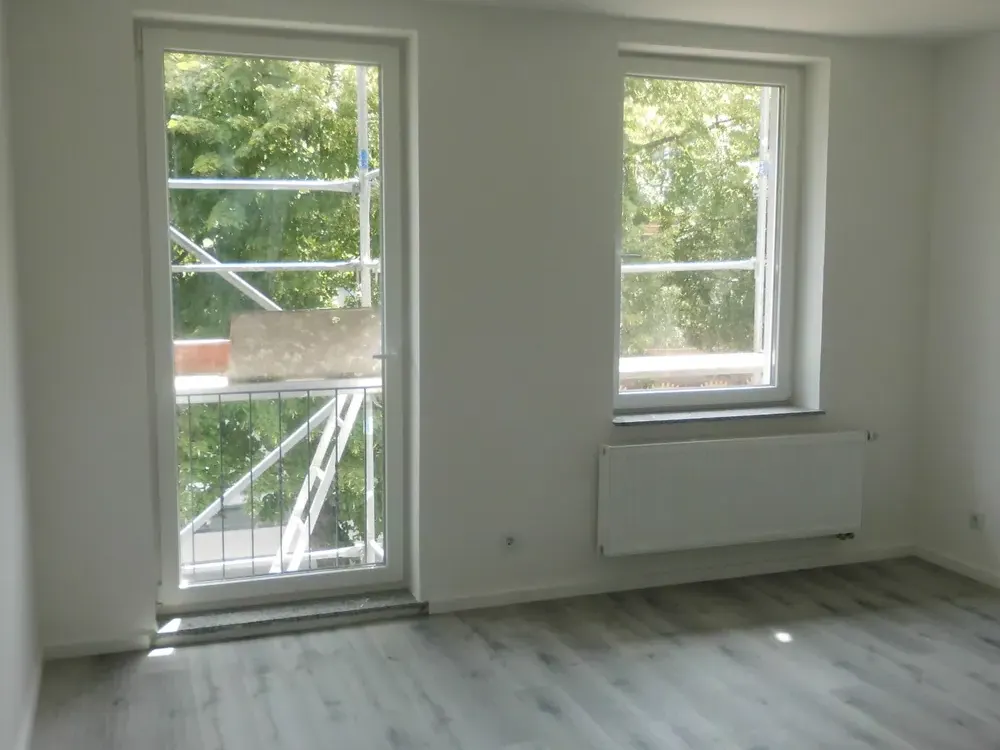 WG geeignet / Schöne helle 2 Zimmer Wohnung mit Einbauküche