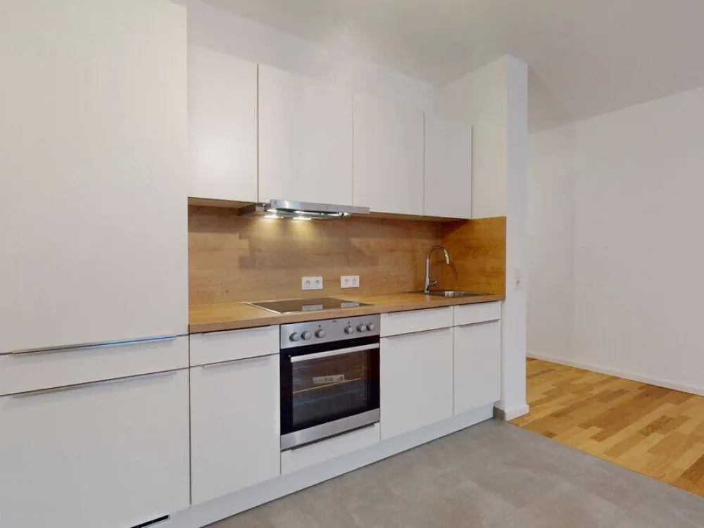Charming 2-Room Apartment with Built-In Kitchen and Spacious Loggia