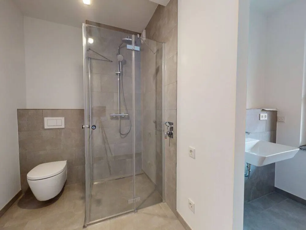 Charming 2-Room Apartment with Built-In Kitchen and Spacious Loggia