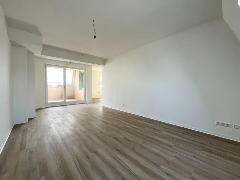 Bright 3-Room Apartment in New Building with Daylight Bathroom, Bathtub, Loggia in Zentrum-Ost