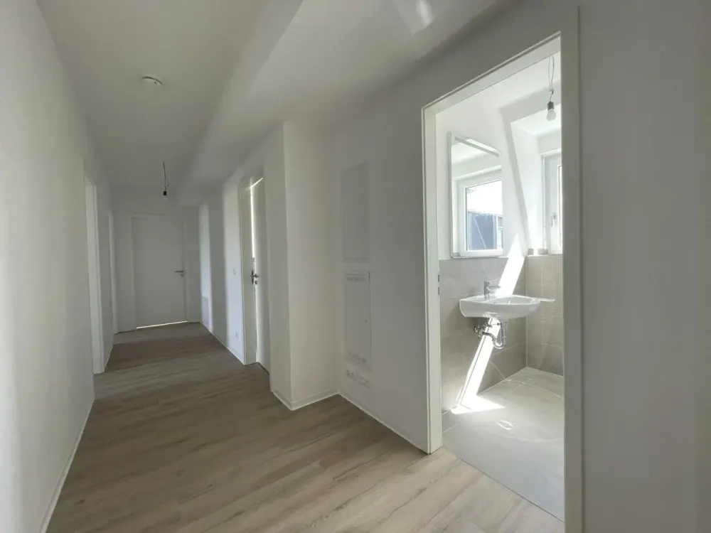 Bright 3-Room Apartment in New Building with Daylight Bathroom, Bathtub, Loggia in Zentrum-Ost
