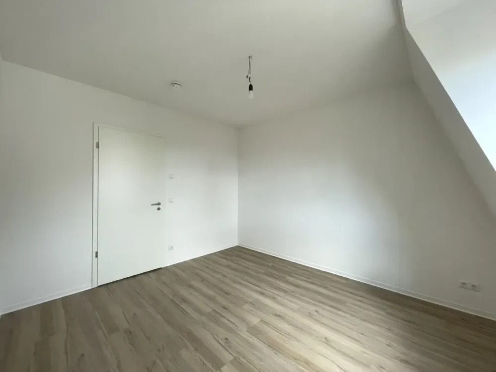 Bright 3-Room Apartment in New Building with Daylight Bathroom, Bathtub, Loggia in Zentrum-Ost