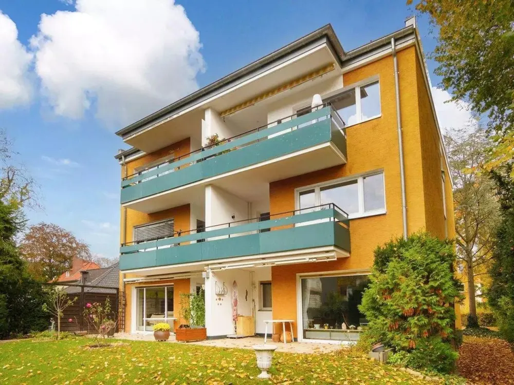Kernsanierte 2,5-Zimmer Wohnung mit Einbauküche und Balkon