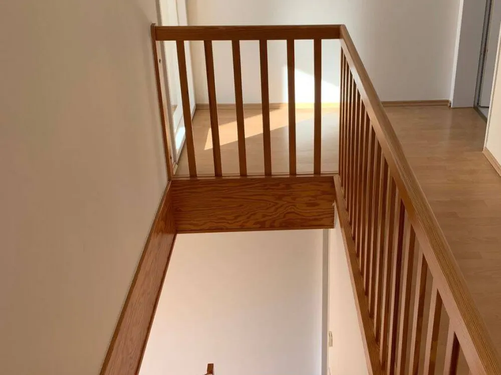 Lichtdurchflutete Maisonettewohnung mit Balkon und Dachterrasse