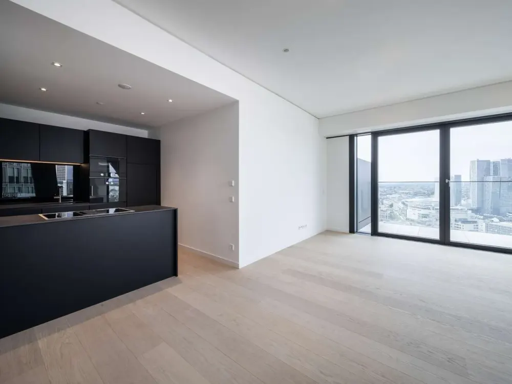 High-Class: Unique 2-Room Apartment in the OMNITURM
