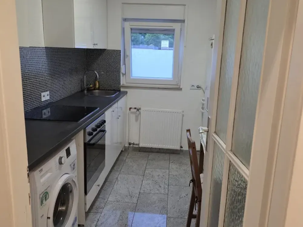 2 Zimmer Wohnung möbliert mit Balkontür EG