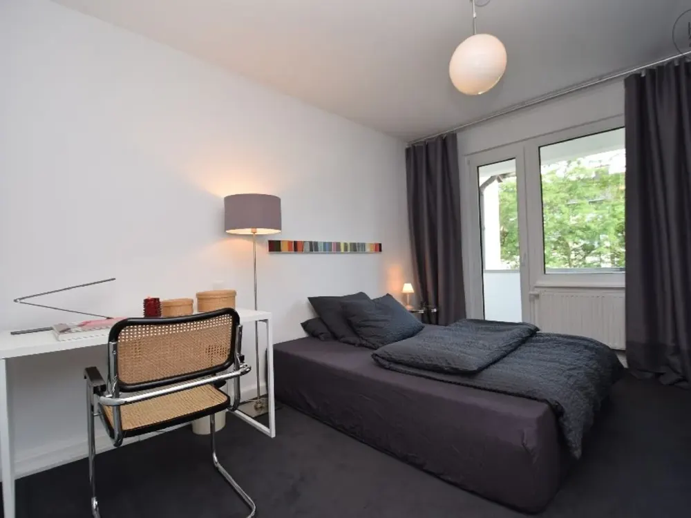 Möblierte 2-Zimmerwohnung mit Balkon im Agnesviertel