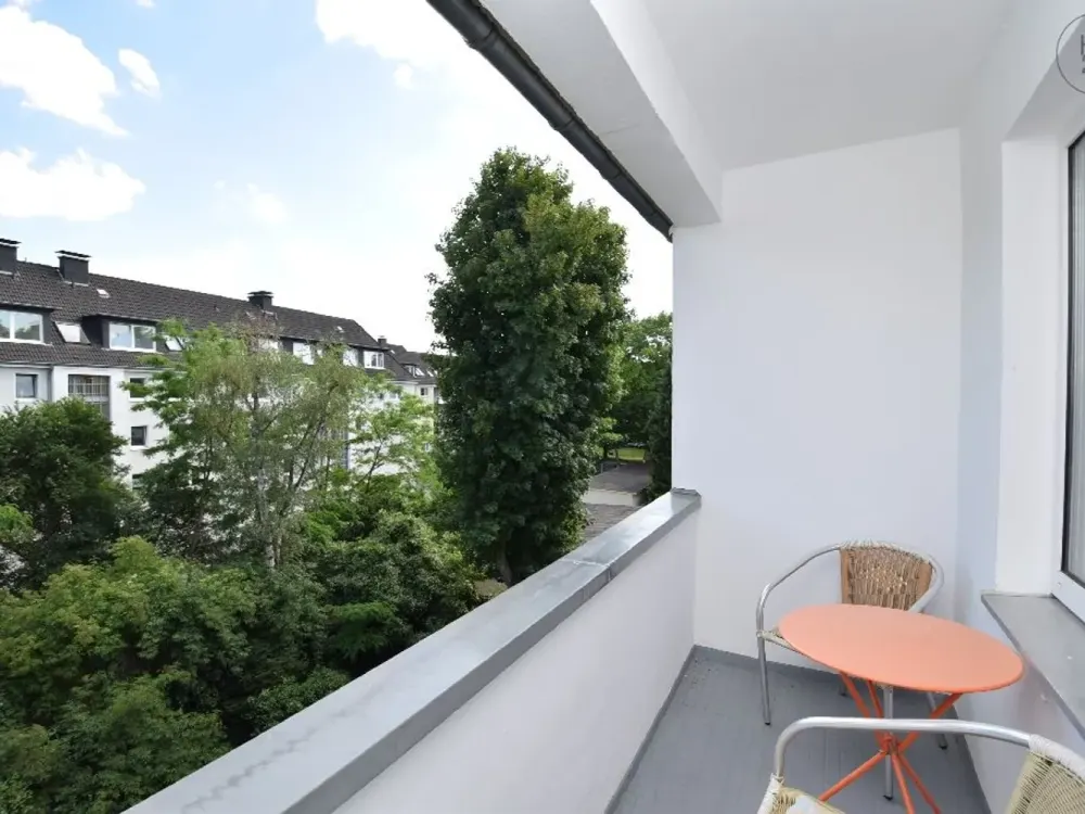 Möblierte 2-Zimmerwohnung mit Balkon im Agnesviertel