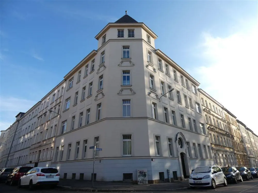 Ideale Wohnung für Singles, Paare! Tolle 2 Zi.-DG-Whg | Parkett |Bad mit Fenster