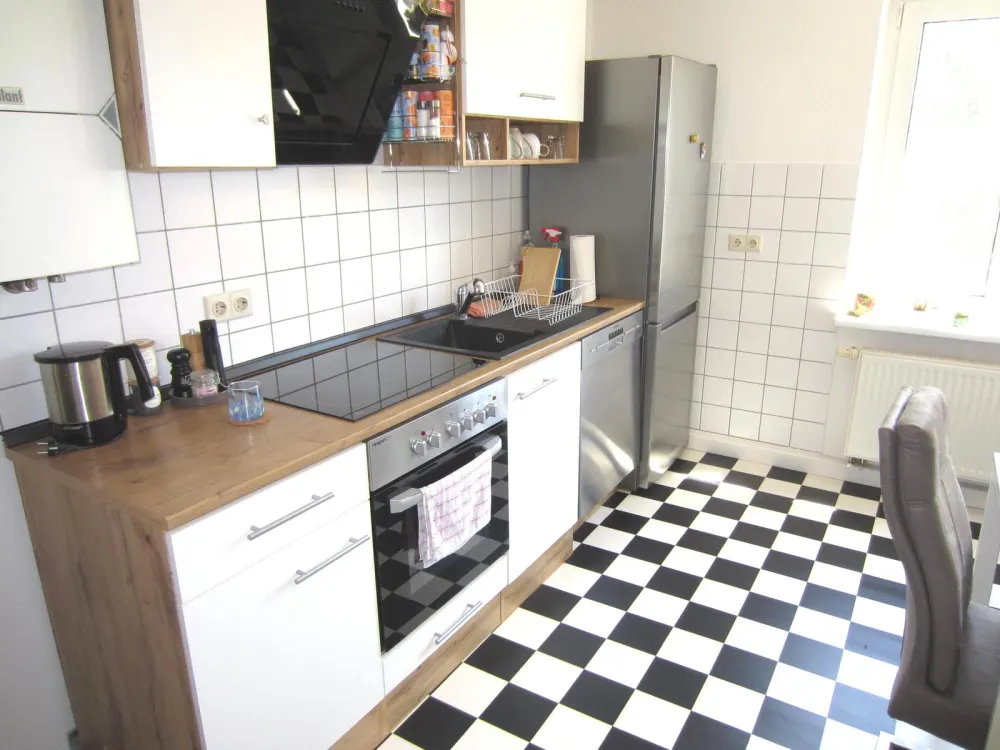 Helle 2-Zi.-Whg, Bad mit Fenster - TOP LAGE in Nbg.-Wöhrd - SEHR RUHIG - Langfristig zu vermieten.