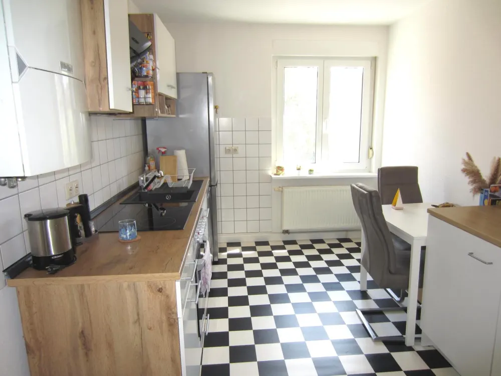Helle 2-Zi.-Whg, Bad mit Fenster - TOP LAGE in Nbg.-Wöhrd - SEHR RUHIG - Langfristig zu vermieten.
