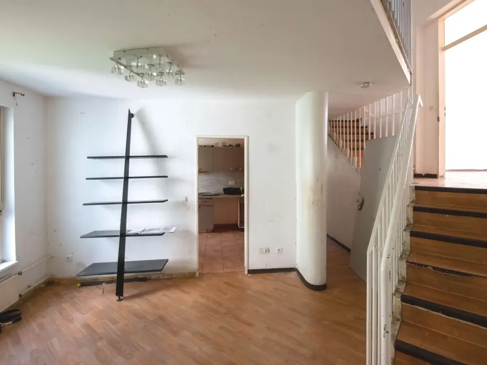 Großzügige 6-Zimmer-Maisonette mit Gestaltungsspielraum, WBS mit Dringlichkeit erforderlich