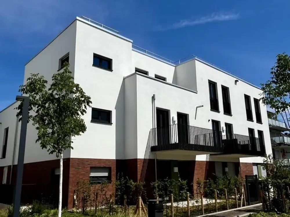 Erstbezug in Frechen: Moderne 3-Zimmer-Wohnung mit Garten und hochwertiger Ausstattung