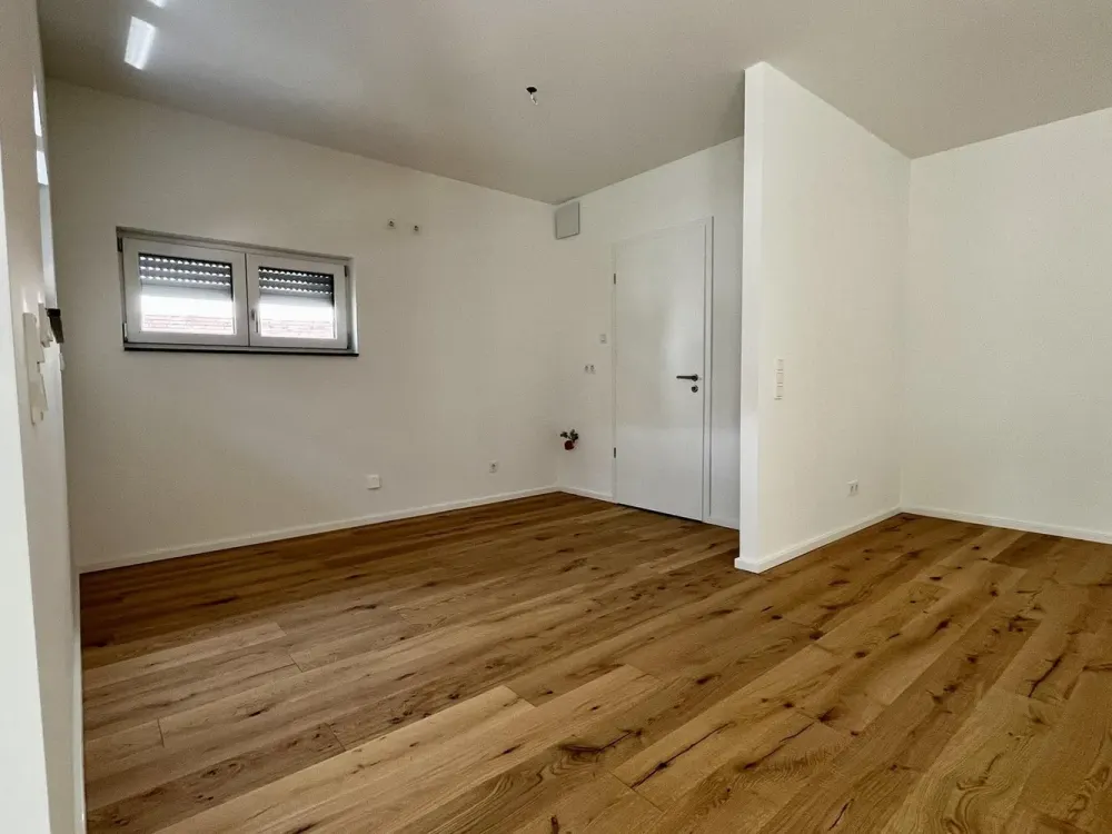 Erstbezug in Frechen: Moderne 3-Zimmer-Wohnung mit Garten und hochwertiger Ausstattung