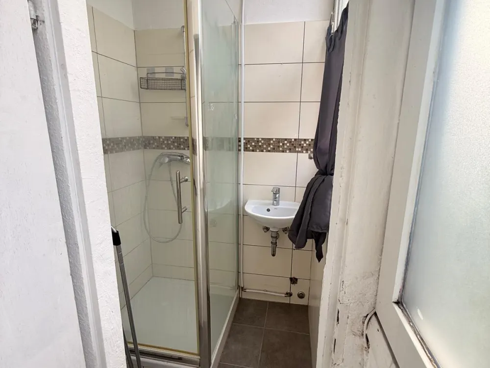 2 ZK Dusche und WC - Einbauküche