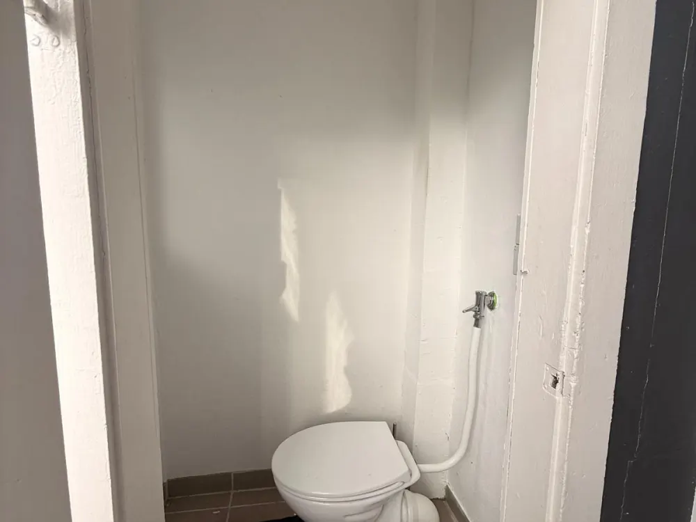 2 ZK Dusche und WC - Einbauküche