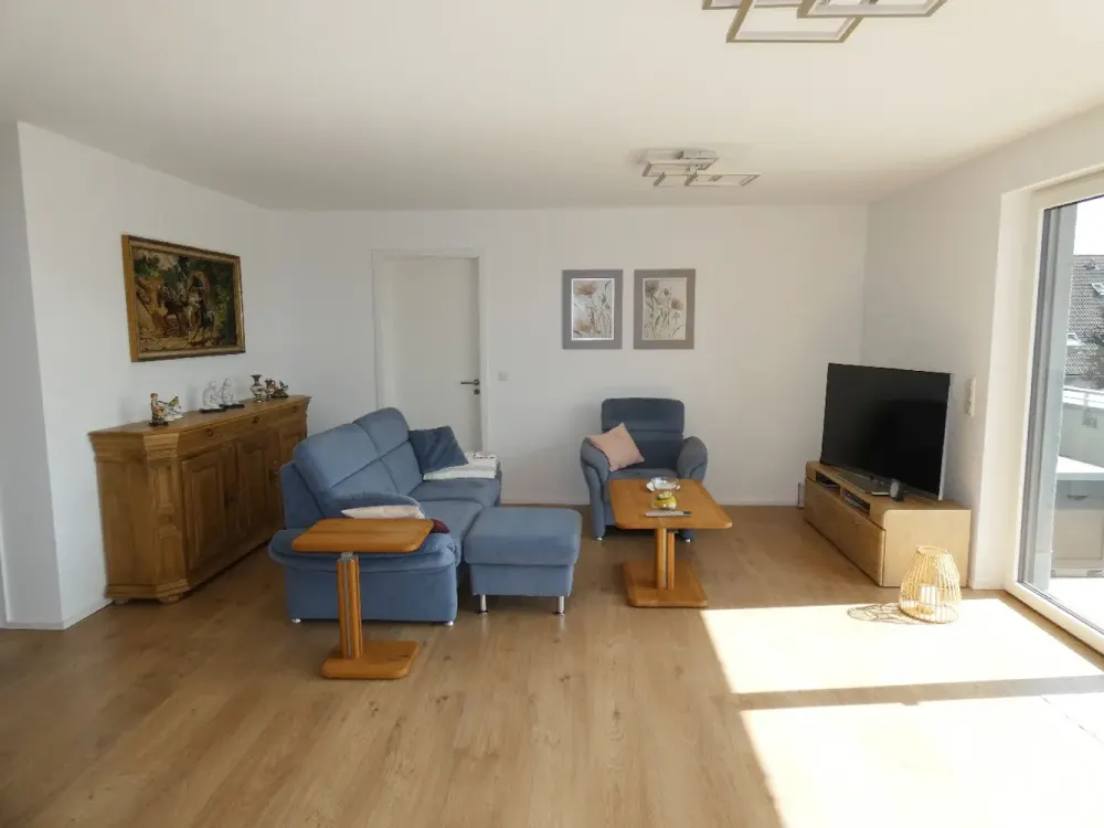 Modern 4-Room Penthouse Apartment with Built-in Kitchen, Elevator and Large Roof Terrace