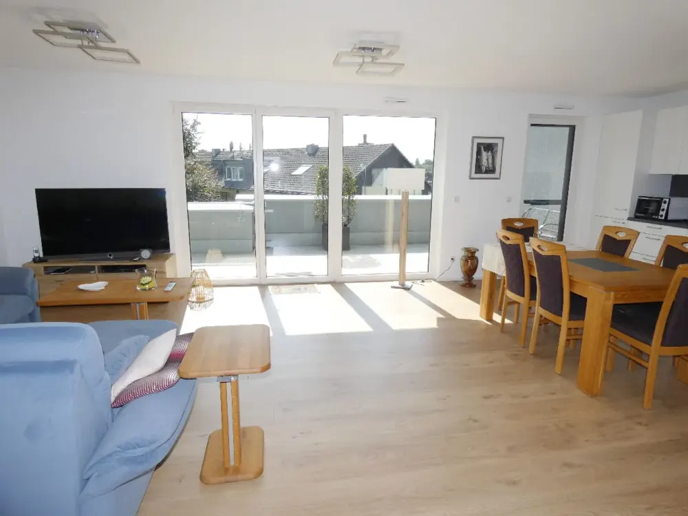 Modern 4-Room Penthouse Apartment with Built-in Kitchen, Elevator and Large Roof Terrace